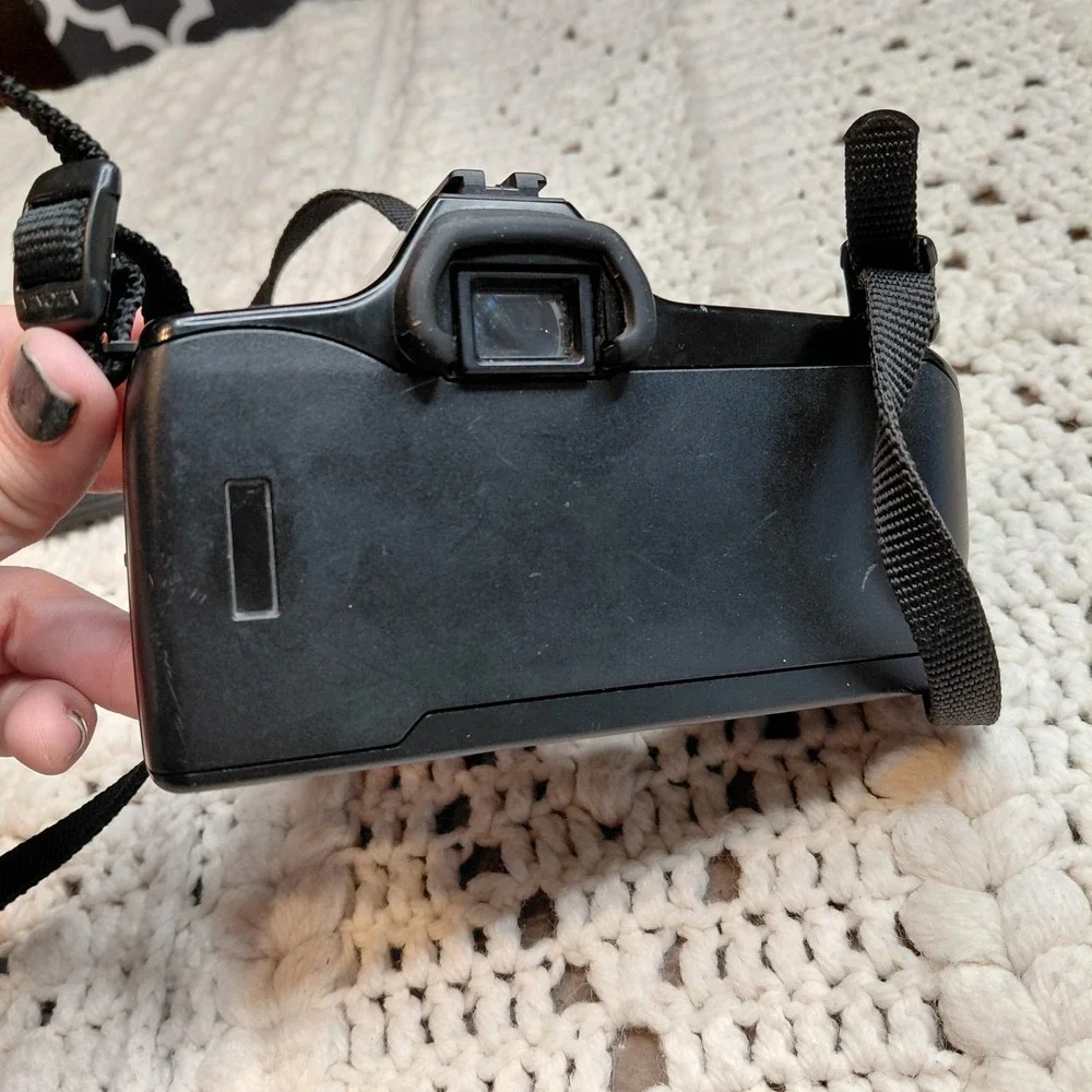 MINOLTA Maxxum 3000i 35mm Film Camera‎ & Charger Promaster Untested No Battery